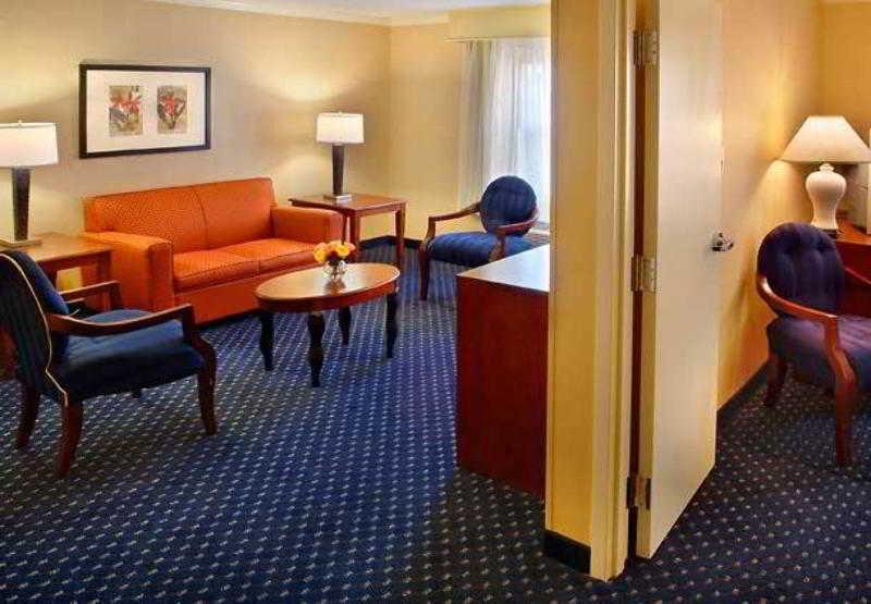 Sonesta Select Boston Woburn Burlington Hotel Room photo